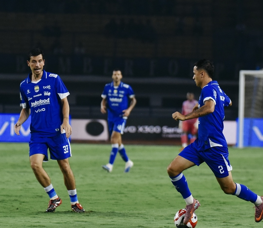Persib Bandung Taklukkan Dewa United
