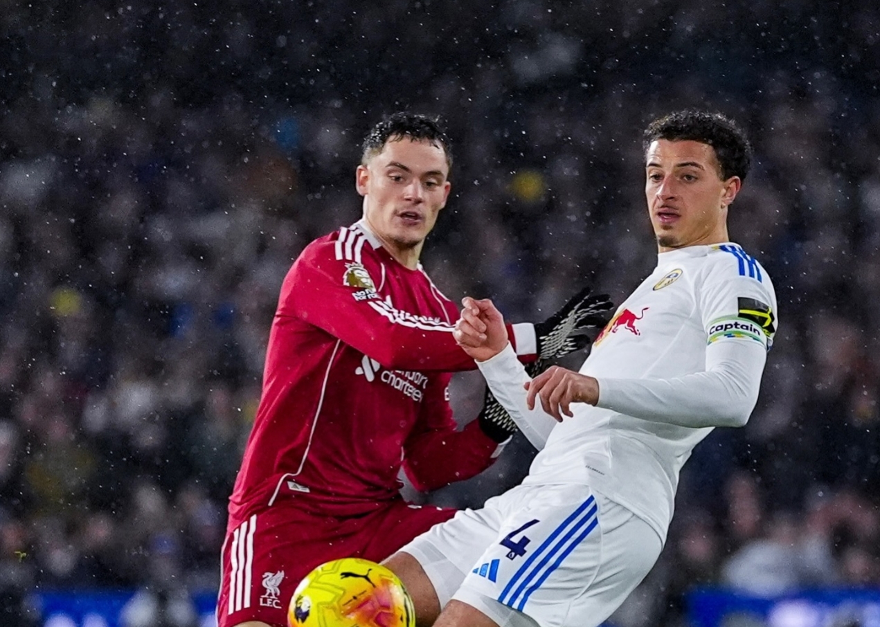 Liverpool Tertahan Leeds United